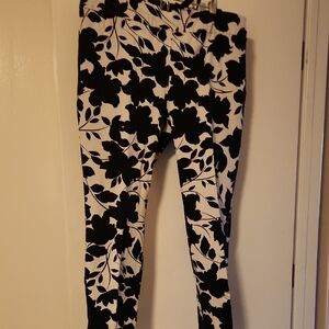 Black and White Floral Leggings